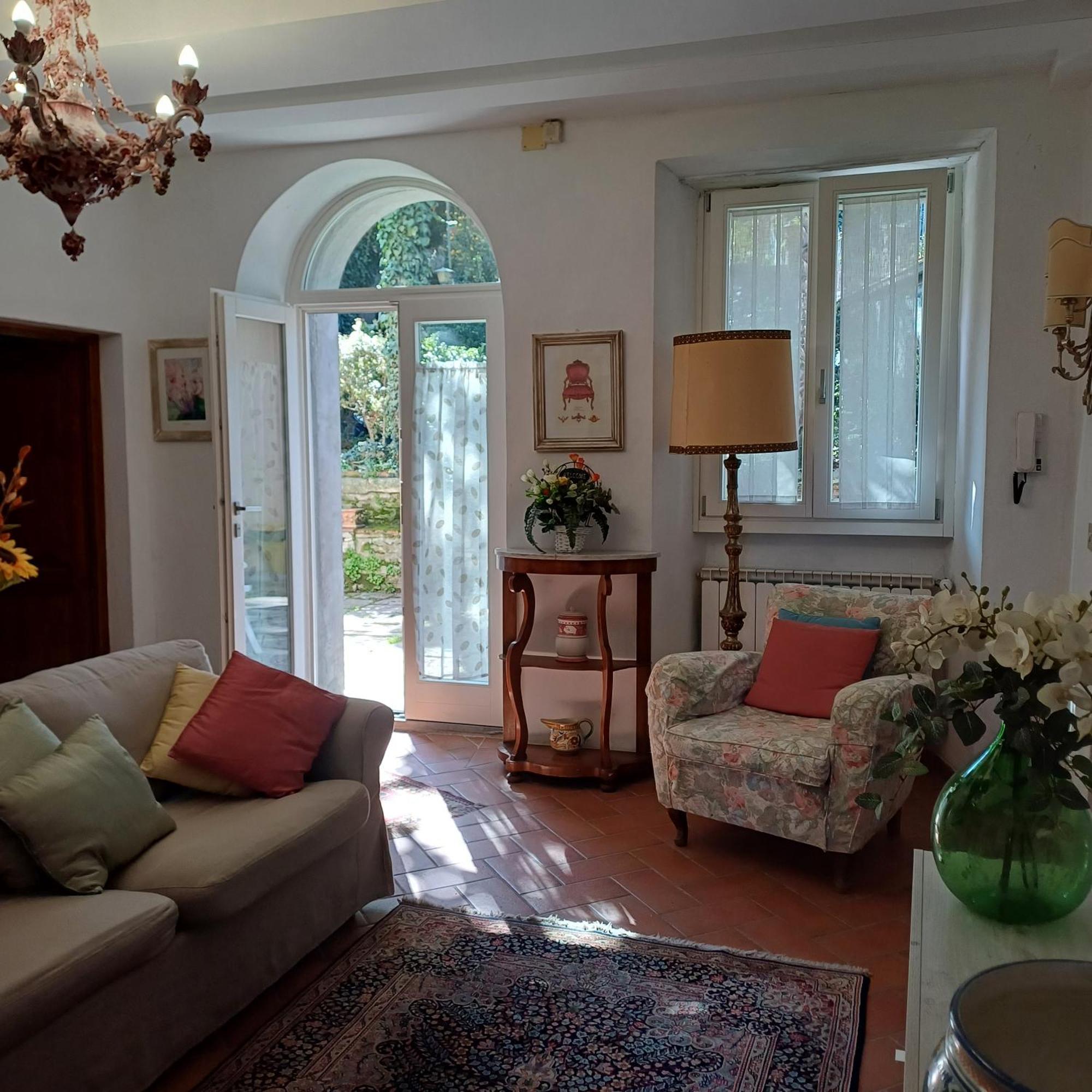 Casa Vacanze Amelia 菲耶索莱 外观 照片